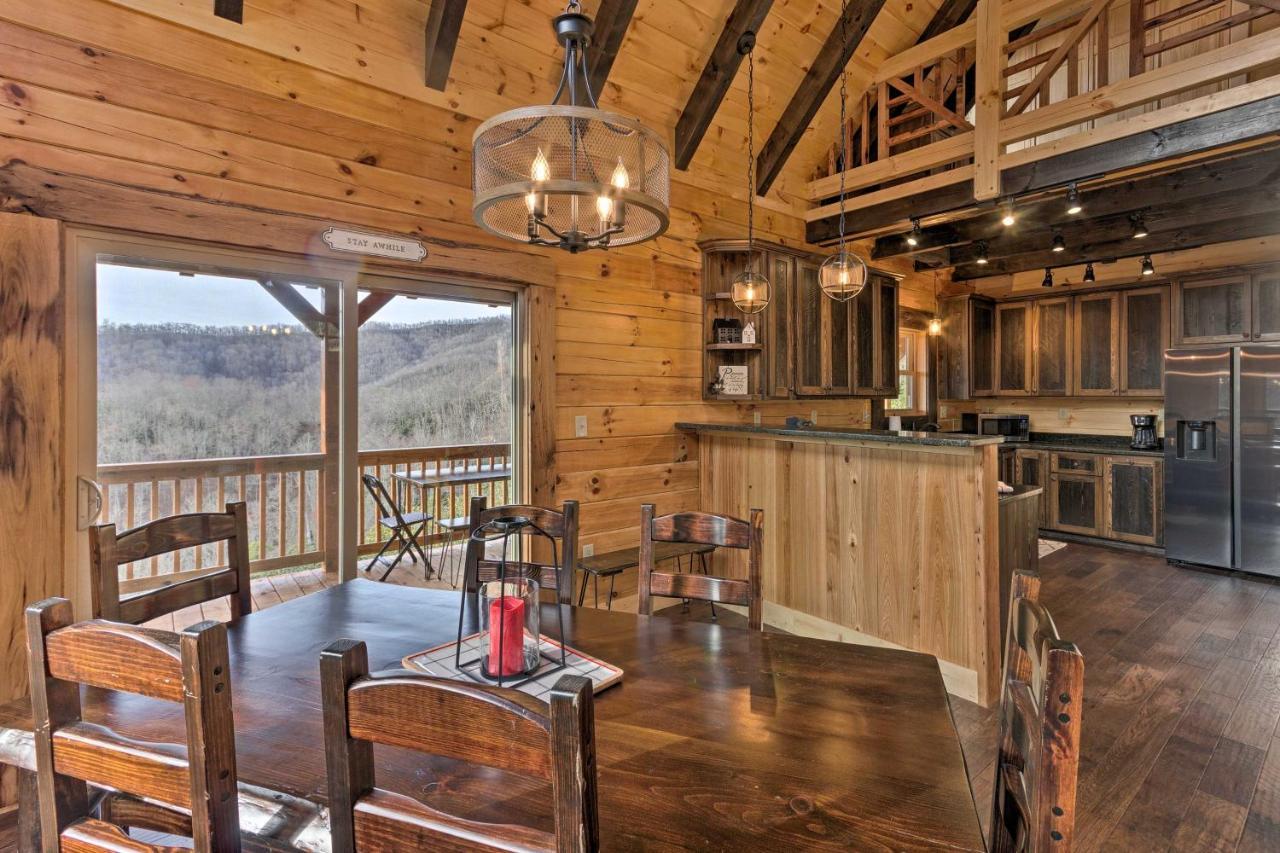 Hilltop Cabin On 5 Acres With Hot Tub And Waterfall! Брайсон-Сити Экстерьер фото