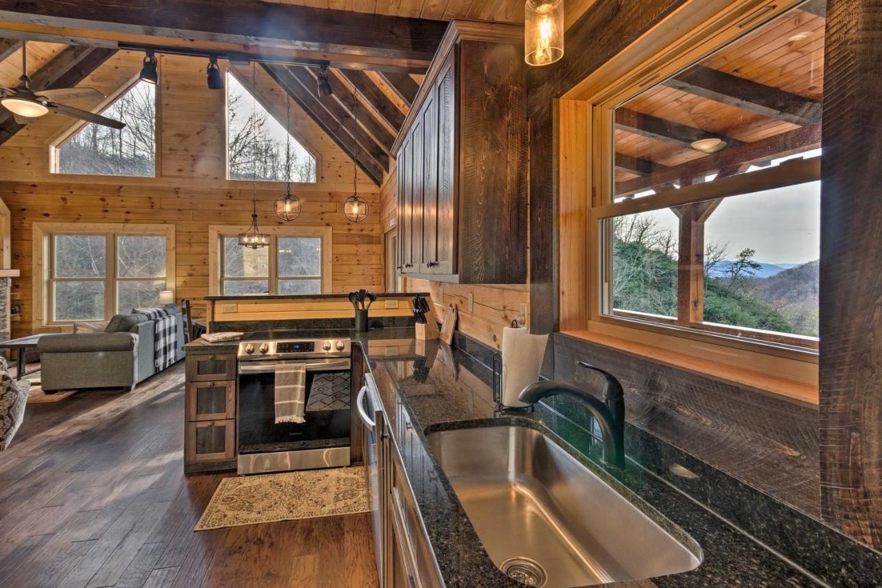 Hilltop Cabin On 5 Acres With Hot Tub And Waterfall! Брайсон-Сити Экстерьер фото